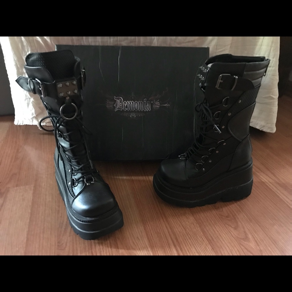 “NEW” DEMONIA HIGH RISE SHAKER BOOTS!!!